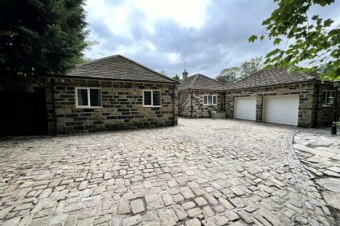 4 bedroom detached bungalow for sale