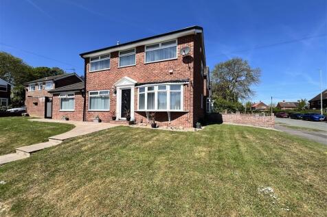 Swarcliffe Drive East, Leeds 3 bed detached house for sale
