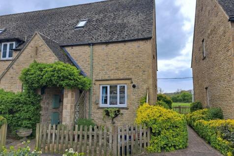 Broadlands Court... 2 bed terraced house for sale