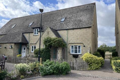 Broadlands Court... 2 bed terraced house for sale