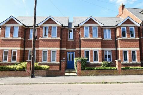 2 bedroom ground floor flat for sale