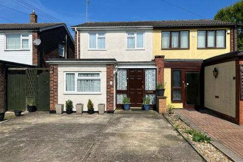 3 bedroom semi-detached house for sale