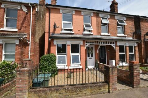 3 bedroom semi-detached house for sale