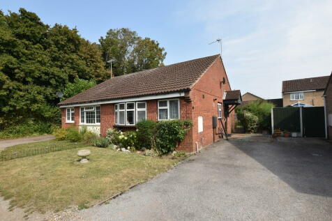 2 bedroom semi-detached bungalow for sale