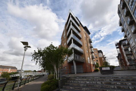 2 bedroom ground floor flat for sale