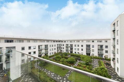 Streatham High Road, London SW16 2 bed flat for sale