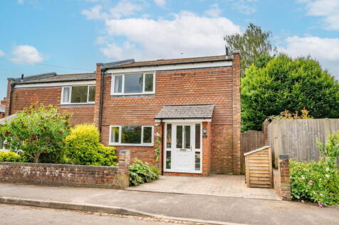Wellmans Meadow, Kingsclere 4 bed semi