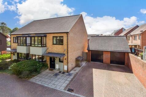 4 bedroom semi-detached house for sale