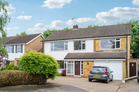 Wren Crescent, Bushey 4 bed detached house for sale