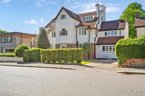 4 bedroom semi-detached house for sale