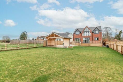 5 bedroom detached house for sale