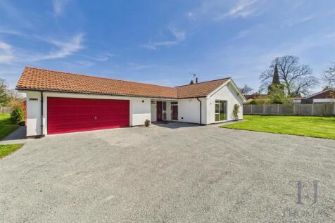 4 bedroom detached bungalow for sale