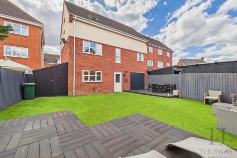 Brettsil Drive, Ruddington, Nottingham 3 bed link detached house for sale