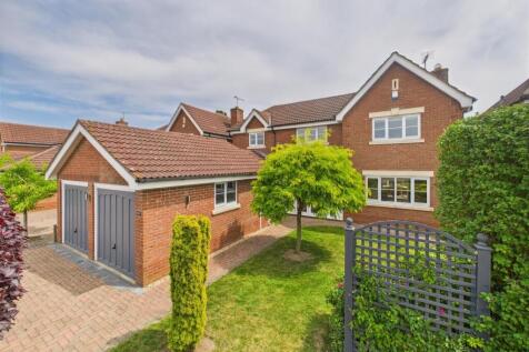 4 bedroom detached house for sale