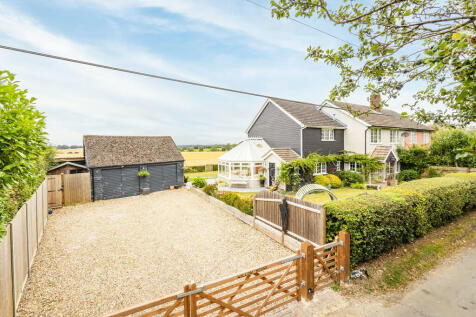 4 bedroom semi-detached house for sale