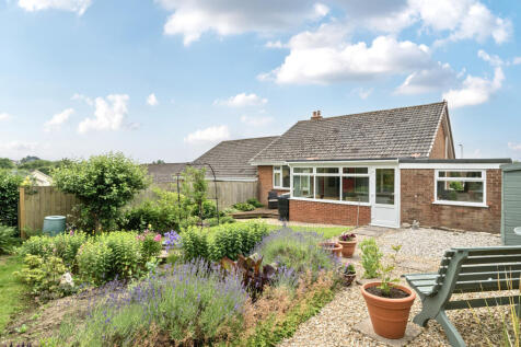 Raleigh Park, South Molton, Devon, EX36 2 bed bungalow for sale