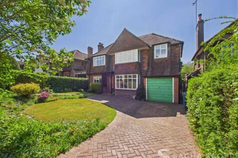 Beacon Way, Banstead, SM7 4 bed detached house for sale
