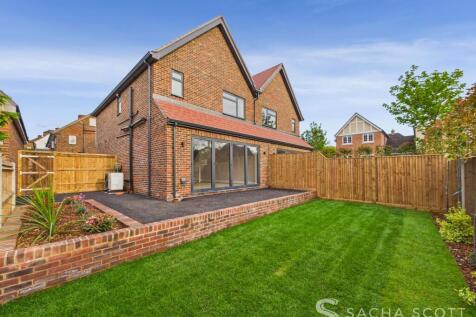 4 bedroom semi-detached house for sale