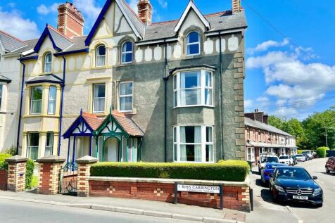 Carrington Terrace, Llanrwst 6 bed house for sale