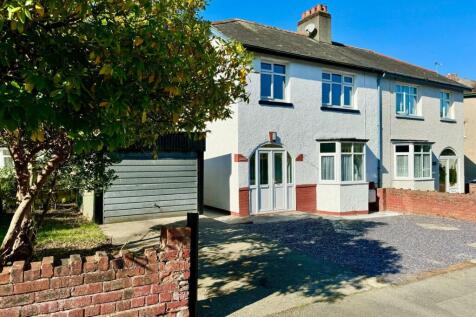 Cae Llan, Llanrwst 3 bed house for sale