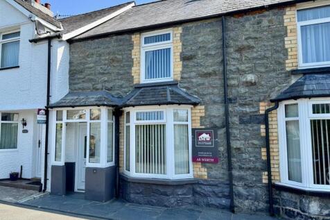John Street, Llanrwst 3 bed house for sale