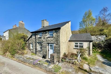 2 bedroom detached house for sale