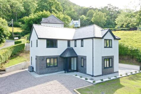 Jubilee Road, Trefriw 3 bed detached house for sale