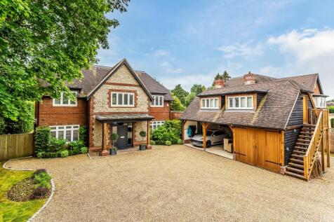 6 bedroom detached house for sale