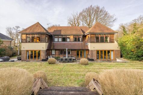 Green Lane, Cobham, Surrey, KT11 5 bed detached house for sale