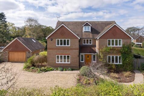 6 bedroom detached house for sale
