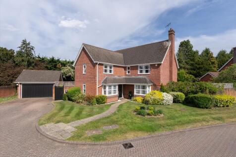 St. Andrews Gardens, Cobham, Surrey... 5 bed detached house for sale