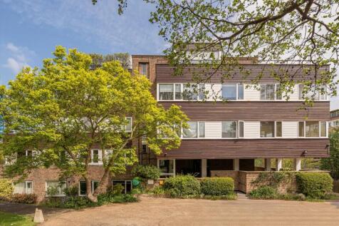 Twickenham Road, Teddington TW11 1 bed flat for sale