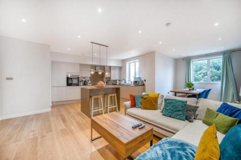 East Dulwich Grove, East Dulwich... 2 bed flat for sale