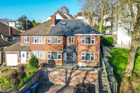 5 bedroom semi-detached house for sale