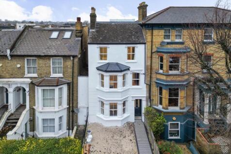 5 bedroom terraced house for sale