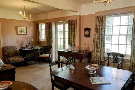 4 bedroom detached bungalow for sale