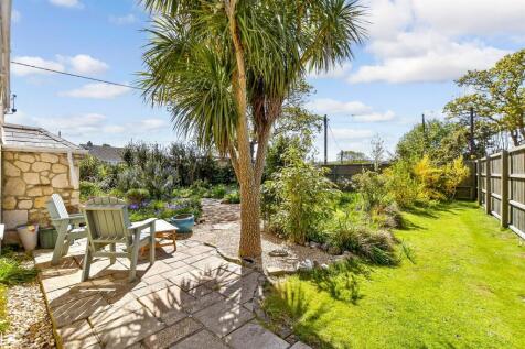 Colwell Road, Freshwater, Isle of Wight 4 bed detached house for sale