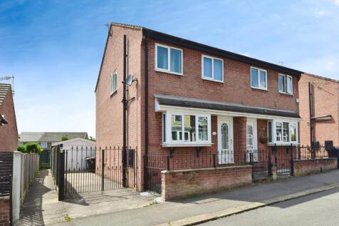 3 bedroom semi-detached house for sale