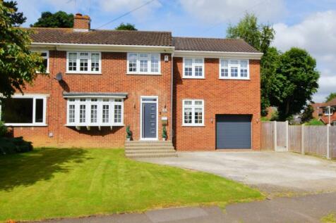 4 bedroom semi-detached house for sale