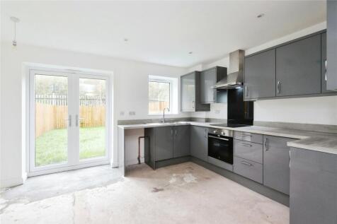 3 bedroom town house for sale
