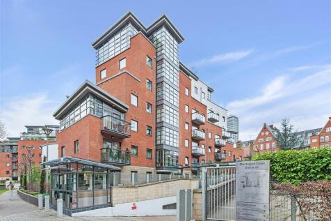 2 bedroom flat for sale