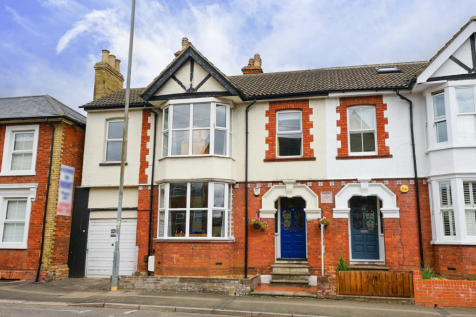 Hockliffe Road, Leighton Buzzard 4 bed semi