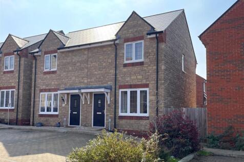 2 bedroom semi-detached house for sale