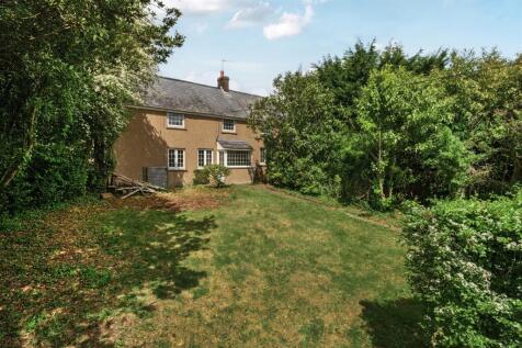 6 bedroom detached house for sale