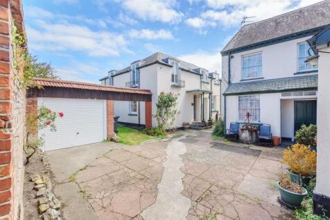 10 bedroom terraced house for sale