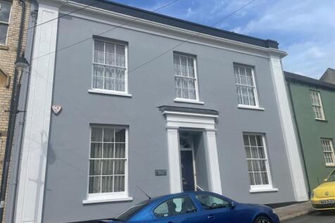 5 bedroom terraced house for sale