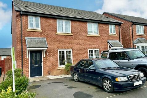 3 bedroom semi-detached house for sale