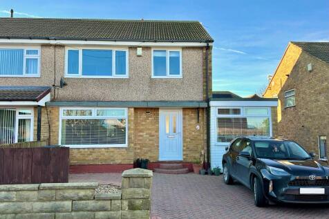 4 bedroom semi-detached house for sale