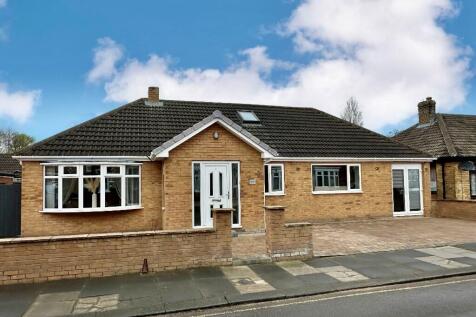 4 bedroom detached bungalow for sale