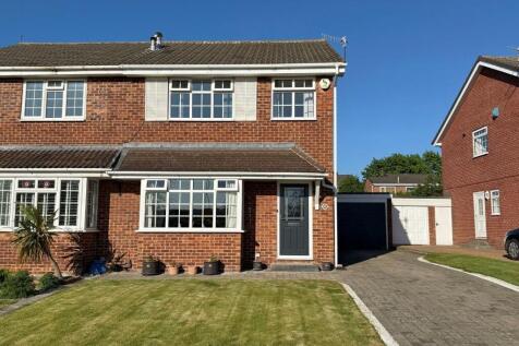 3 bedroom semi-detached house for sale